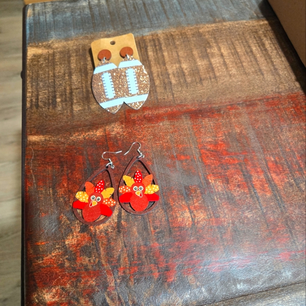 Women's earrings